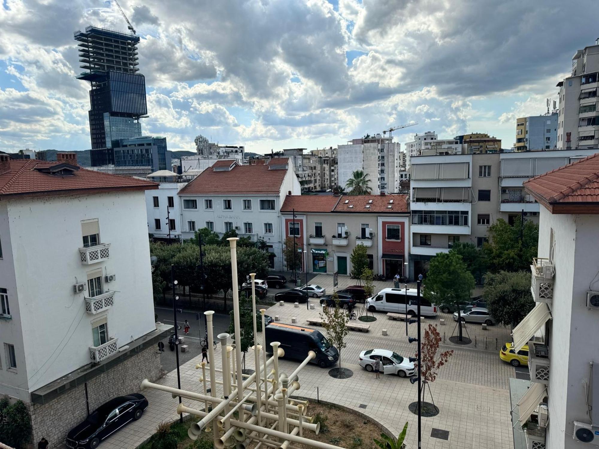 Golden Dublex Tirana Lägenhet Exteriör bild